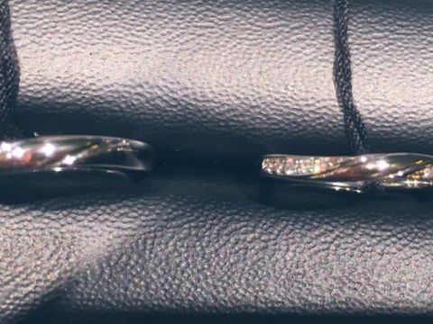 【ラザール ダイヤモンド(LAZARE DIAMOND)の口コミ】 結婚指輪は普段からつけるため、奇をてらうようなデザインではなく、シン…