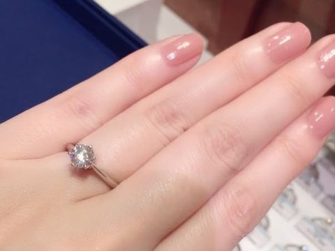 【銀座ダイヤモンドシライシの口コミ】 王道なデザインでダイヤモンドの輝きを邪魔しません。セントグレアという…