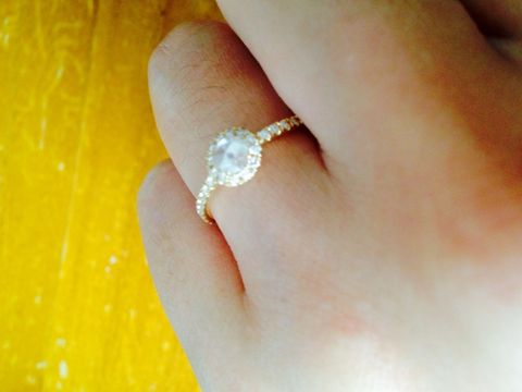 【AHKAH(アーカー)の口コミ】 婚約指輪は滅多につける場面がないという話をよく聞きますが、せっかくの…