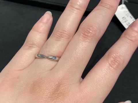 【ティファニー(Tiffany & Co.)の口コミ】 ティファニーの人気のハーモニーで、ダイヤモンドがついていないタイプに…