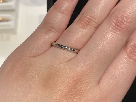【ティファニー(Tiffany & Co.)の口コミ】 一粒ダイヤモンドのシンプルなデザインのものです。シンプルでずっとつけ…