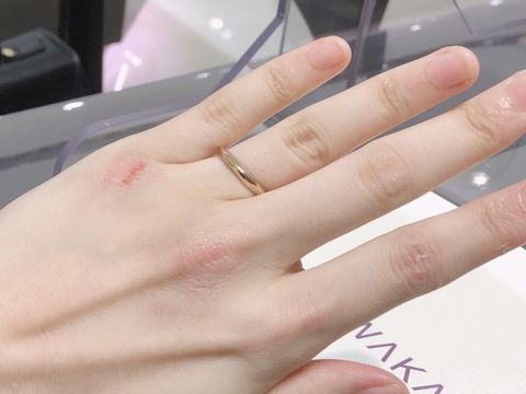 【俄(にわか)の口コミ】 ダイヤのついていないもので、シンプル過ぎず珍しいものが良いという希望…