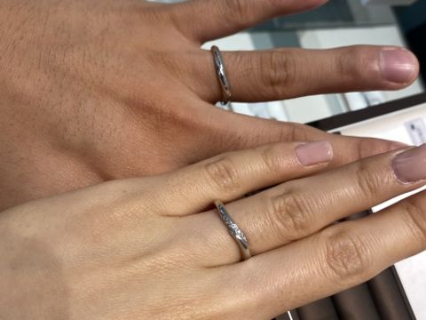 【アイプリモ(I-PRIMO)の口コミ】 素材は割としっかりめ？な感じがしました。
このウェーブ感とダイヤモンド…