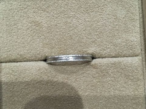 【YUKA HOJO(ユカホウジョウ)の口コミ】 ネットで結婚指輪を探しており、上記メーカーが素朴で実際に現物を見てみ…