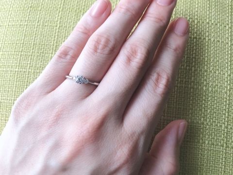 【ラザール ダイヤモンド(LAZARE DIAMOND)の口コミ】 指輪を選ぶ際、
・婚約指輪と結婚指輪は重ね付けできるデザイン
・太い指…