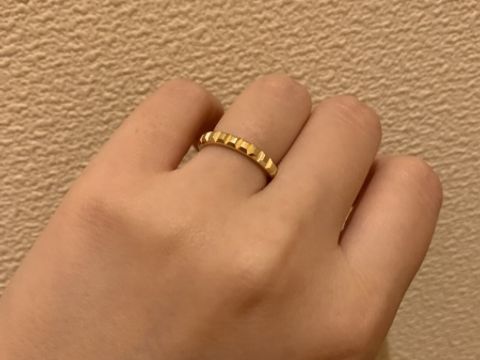 【ブシュロン(BOUCHERON)の口コミ】 ただの輪っかではなく、デザイン性が高いところが決め手でした。ダイアモ…