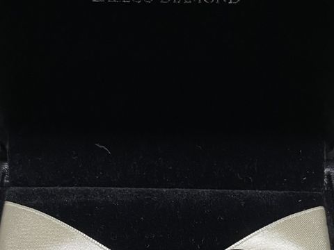 【エクセルコダイヤモンド(EXELCO DIAMOND)の口コミ】 見ていて飽きないシンプルなデザインがとてもかっこいいです。また、マッ…