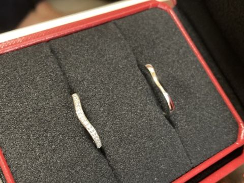 【カルティエ(Cartier)の口コミ】 まずブランドはカルティエと決めてお店に行ったところどれも素敵であれこ…