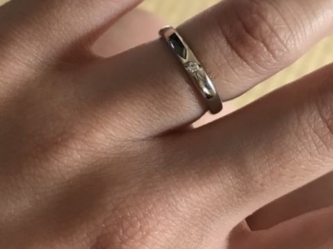 【FISCHER(フィッシャー)の口コミ】 なんといってもつけ心地です。
普段から指輪をつけないので、試着しても違…