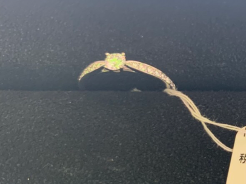 【ティファニー(Tiffany & Co.)の口コミ】 サイドにメレダイヤが複数付いているデザインで、きらきらしてとても可愛…