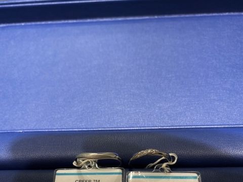 【銀座ダイヤモンドシライシの口コミ】 つや消し加工でストレートではないので動きもあり男性の分もおしゃれでし…