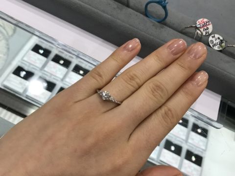 【宝寿堂(ほうじゅどう)の口コミ】 他の店舗と同じ値段で、大きくきらびやかなダイヤモンドの指輪が購入でき…