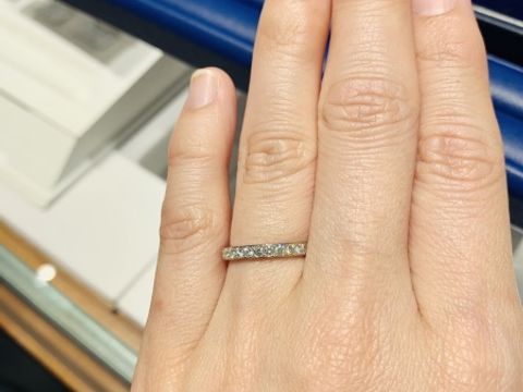 【銀座ダイヤモンドシライシの口コミ】 婚約指輪を購入しなかったためハーフエタニティに絞って探していました。
…