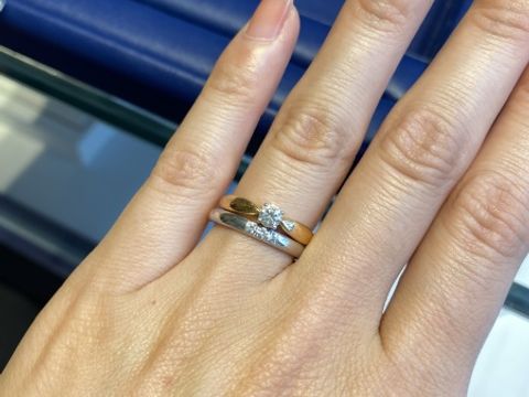 【銀座ダイヤモンドシライシの口コミ】 細めのシンプルで定番の形かなと思いました。
写真ではダイヤモンドは３個…