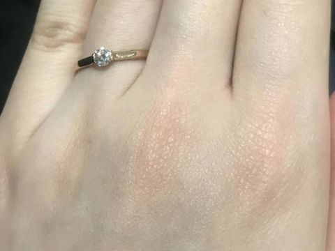 【SHINCA(シンカ)の口コミ】 合成ダイヤモンドがついた指輪で、お値段も比較的安く見た目にはダイヤモ…