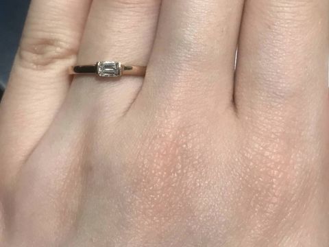 【SHINCA(シンカ)の口コミ】 合成ダイヤモンドがついた指輪で、スクエアカットが珍しく甘すぎず、カジ…