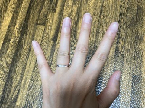 【銀座ダイヤモンドシライシの口コミ】 最初は、シンプルなダイヤなしのものをと考えていましたが、実際試着して…