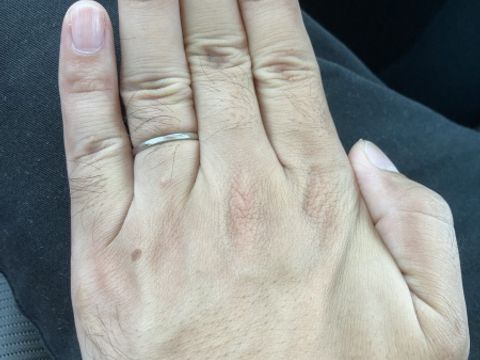 【アイプリモ(I-PRIMO)の口コミ】 目立つのが嫌で、細身でツヤのない指輪を探していました。つや消し加工が…