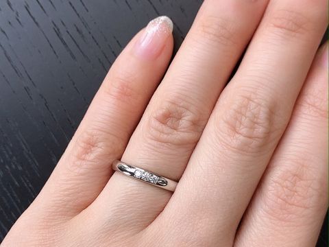 【銀座ダイヤモンドシライシの口コミ】 ダイヤが1つのタイプか3つのタイプかでとても迷いましたが、太さやつけ心…