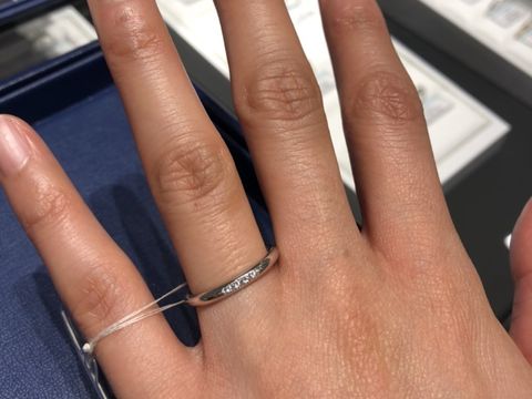 【銀座ダイヤモンドシライシの口コミ】 華やかなデザインもあり、シンプルなデザインもありと数多くの指輪を展示…