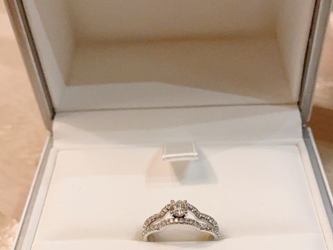 【シャネル(CHANEL)の口コミ】 他の人と被らないものが欲しかったので調べたところ、カメリアリングの中…