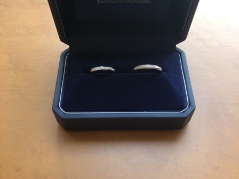 【銀座ダイヤモンドシライシの口コミ】 お揃いの形であること、派手すぎず地味すぎないようにダイヤモンドが少し…