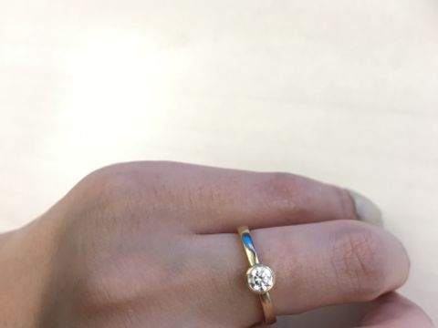 【俄(にわか)の口コミ】 普段使い出来るもので、しっかりダイヤが固定されているもの、予算以内（…