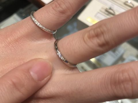 【俄(にわか)の口コミ】 それぞれテーマに沿った指輪がおいてあり、見たこともない珍しい指輪や木…