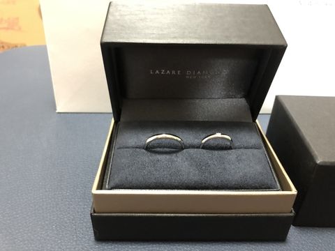 【ラザール ダイヤモンド(LAZARE DIAMOND)の口コミ】 シンプルな指輪が良いと思ったのでこの指輪にしました。
ストレートライン…