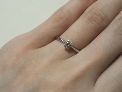 【COCKTAIL(カクテル)の口コミ】 自分が求めていたシンプルなデザインのものにしました。指の細さを考えて…