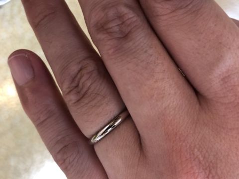 【エクセルコダイヤモンド(EXELCO DIAMOND)の口コミ】 仕事柄、派手なのは付けずらいため、石がついていないもの、模様がない、1…