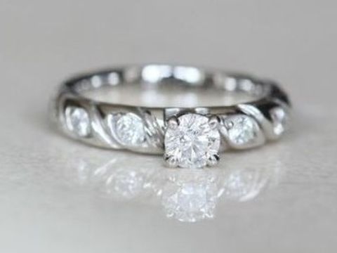 【ショーメ(CHAUMET)の口コミ】 フランスの名門ブランドというショーメで購入。デザインも人とあまり被ら…