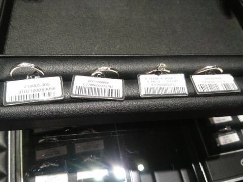 【エクセルコダイヤモンド(EXELCO DIAMOND)の口コミ】 シンプルなデザインが多く、シーンを選ばずに装着できるものが多いなあと…