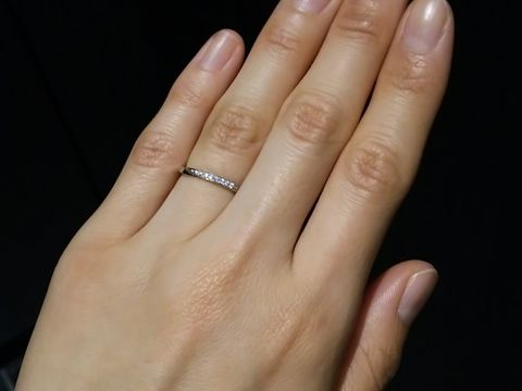 【俄(にわか)の口コミ】 私は石よりもリングのデザインが美しいものが欲しく、繊細なデザインだと…