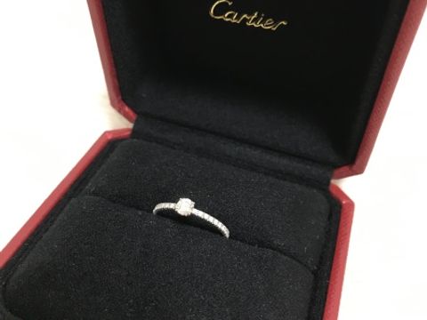 【カルティエ(Cartier)の口コミ】 いろんなブランドの指輪を試してみて一番指に馴染んだのでこちらに決めま…