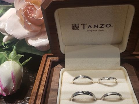 【TANZO.(鍛造指輪)の口コミ】 デザインを一から作れるところと、入籍指輪というシステムが気に入りまし…