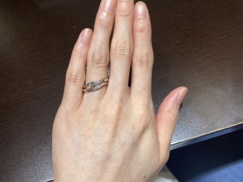 【TRECENTI(トレセンテ)の口コミ】 デザインが可愛いというのが第一印象でした。
S字の指輪で手自体がキレイ…