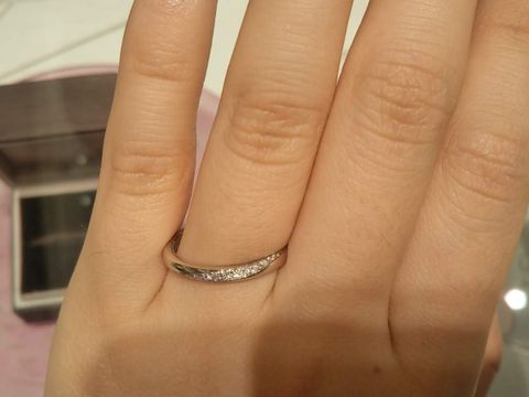 【アイプリモ(I-PRIMO)の口コミ】 指輪のデザインは派手なのがいい私と、落ち着いたのがいい彼との折衷案で…