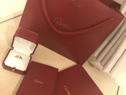 【カルティエ(Cartier)の口コミ】 様々なブランドのブライダルリングを見ましたが、カルティエのバレリーナ…