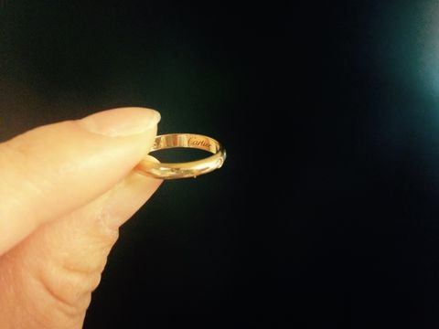 【カルティエ(Cartier)の口コミ】 結婚指輪はシンプルで飽きがこないものでさがしていました。しかし、あま…