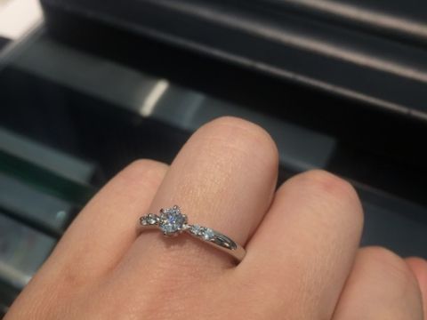 【ラザール ダイヤモンド(LAZARE DIAMOND)の口コミ】 当初は婚約指輪はあまり付ける機会がなくお値段も高いため、マリッジリン…
