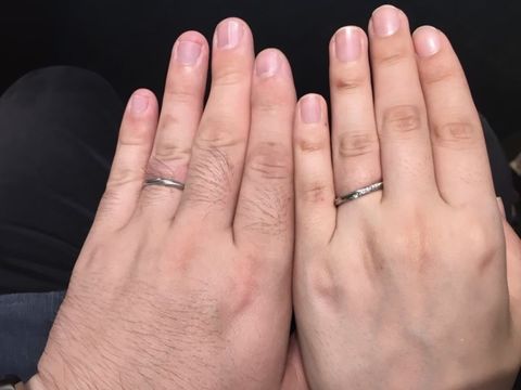 【銀座ダイヤモンドシライシの口コミ】 男性ものはつや消し加工がしてあること、女性ものは斜めにダイヤが入って…