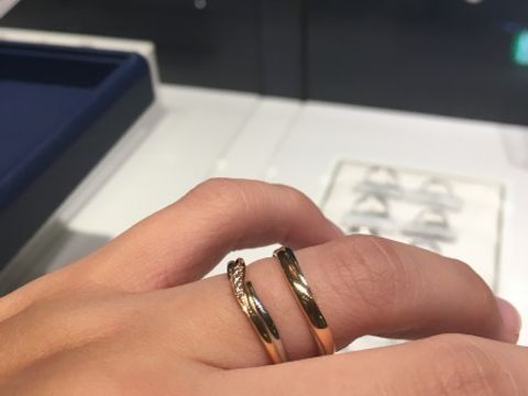 【銀座ダイヤモンドシライシの口コミ】 老舗メーカーで種類も豊富。価格も手頃な値段かと思います。コンビカラー…