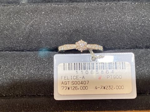 【TRECENTI(トレセンテ)の口コミ】 デザインに一目惚れしました。1石のものと迷いましたが、特別な時に着ける…