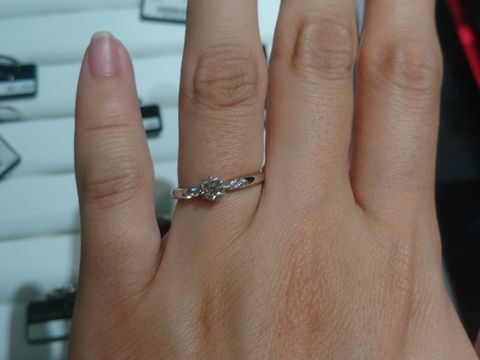 【ラザール ダイヤモンド(LAZARE DIAMOND)の口コミ】 お店の方ダイヤモンドのカットに自信を持っておられると話しておられまし…