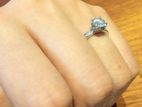 【Fred(フレッド)の口コミ】 リング部分が細身でパヴェデザインの指輪を探していました。FREDは高級ブ…