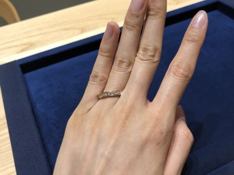 【BIJOUPIKO(ビジュピコ)の口コミ】 ハーフエタニティでゴールドです。
今までずっとプラチナしか試着でつけて…