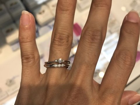 【ESTELLE(エステール)の口コミ】 結婚指輪は、ウェーブタイプのリングが好きなのでこちらは最初選択肢に入…