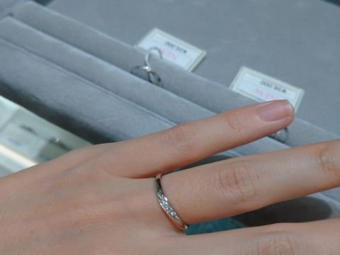 【LEHAIM(レハイム)の口コミ】 プラチナでリーズナブルな指輪を探しており、こちらの指輪を選びました。…