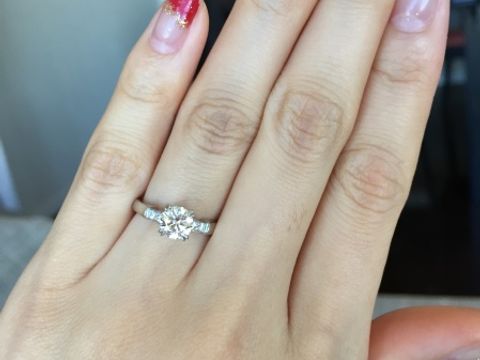 【ハリー・ウィンストン(Harry Winston)の口コミ】 もうつけた瞬間にこれだ！と思いました。
色々他ブランドも試着しましたが…